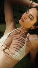 Carica l&#39;immagine nel visualizzatore di Gallery, DIVINE TRIANGLE BIKINI TOP IVORY
